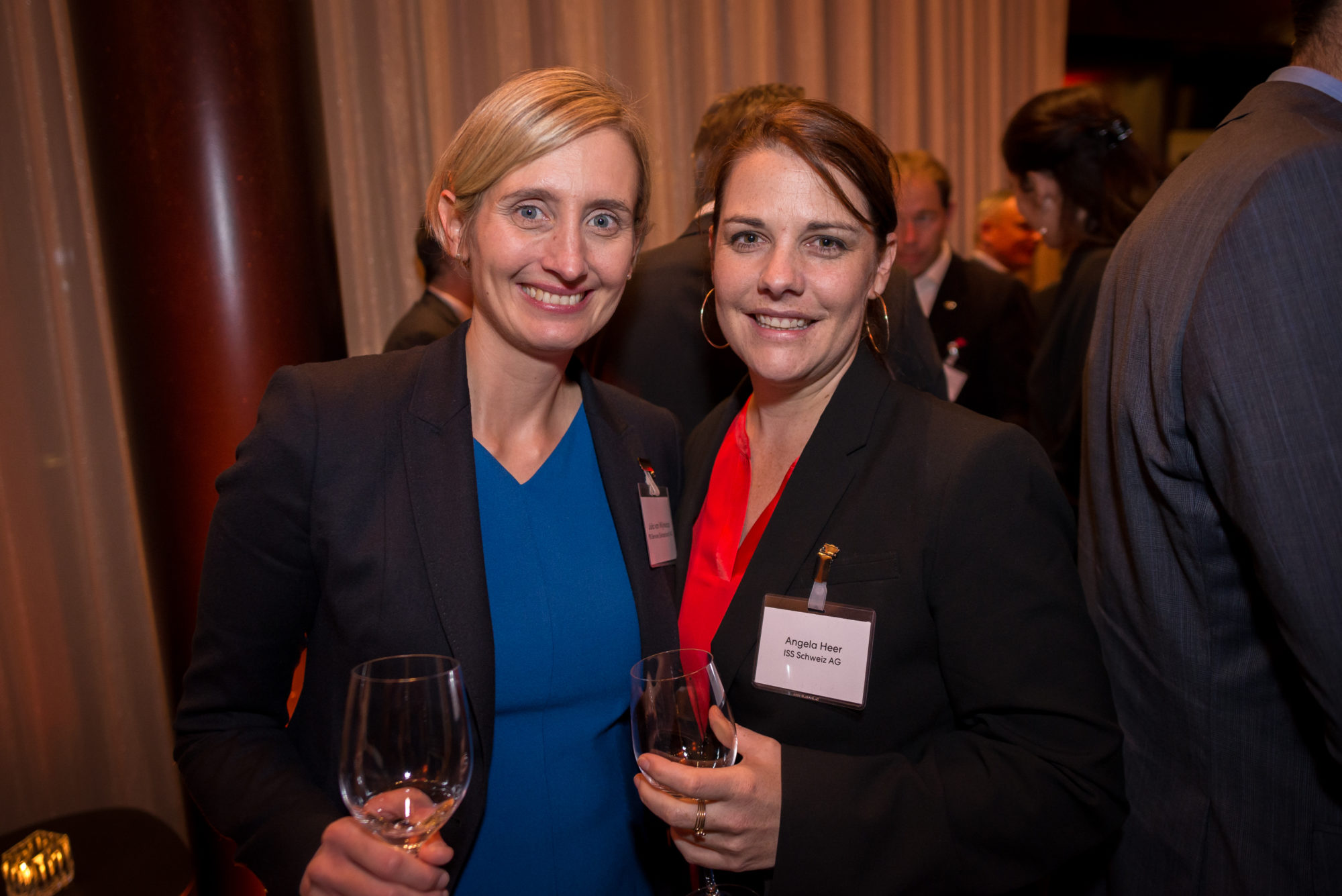 Julia von Wijnkoop (PSI Service (Switzerland) AG), Angela Heer (ISS Schweiz AG)